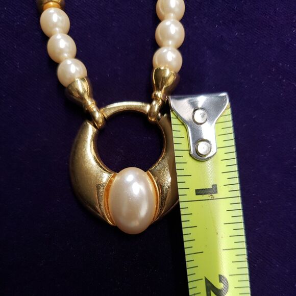 Vintage Napier Signed Faux Pearl and Gold Tone Beaded Pendant Necklace - Picture 8 of 12